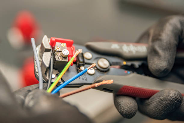 Best 24-Hour Electrician  in Winthrop, IA